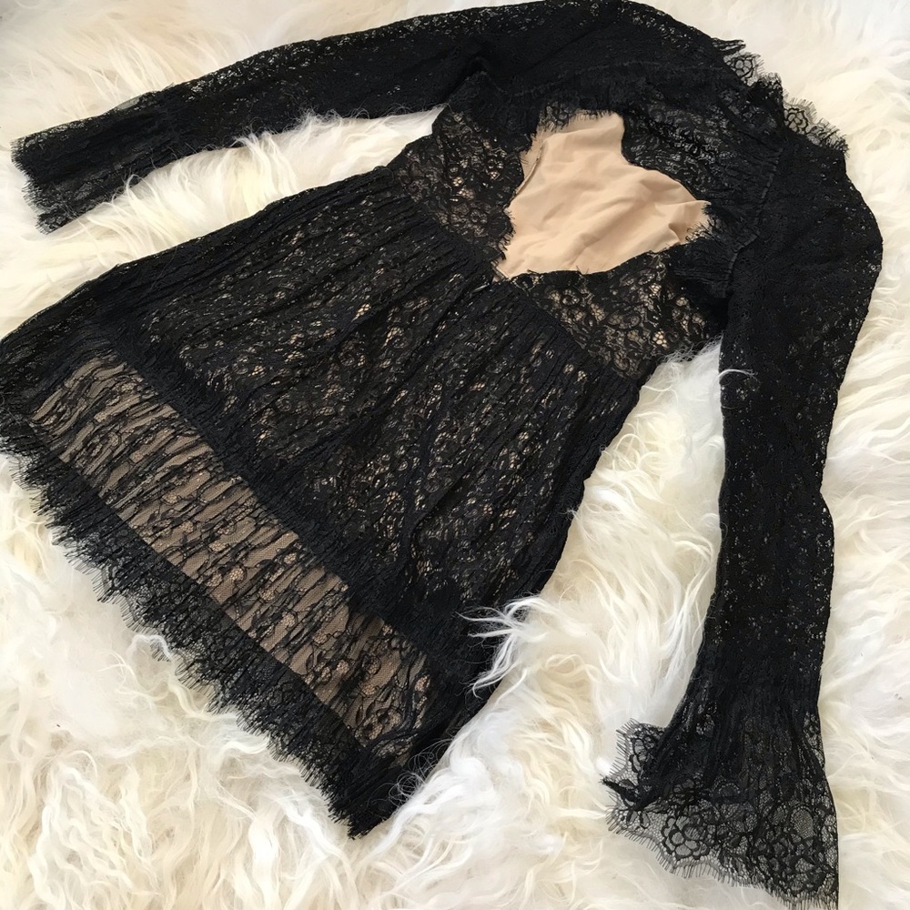 Saylor Amity Sheer Lace Open Back Flounce Dress 0737 - Picture 7 of 8